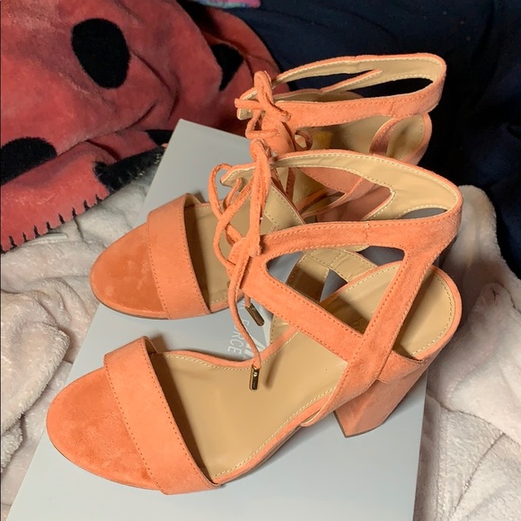 Heels - Picture 1 of 3